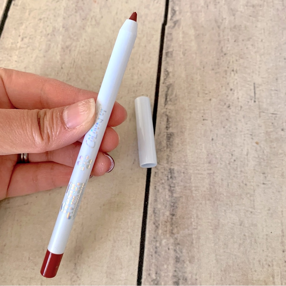 colour pop Cosmetics Lippie Pencil in Magic Hat (berry red) 1g Full Size.